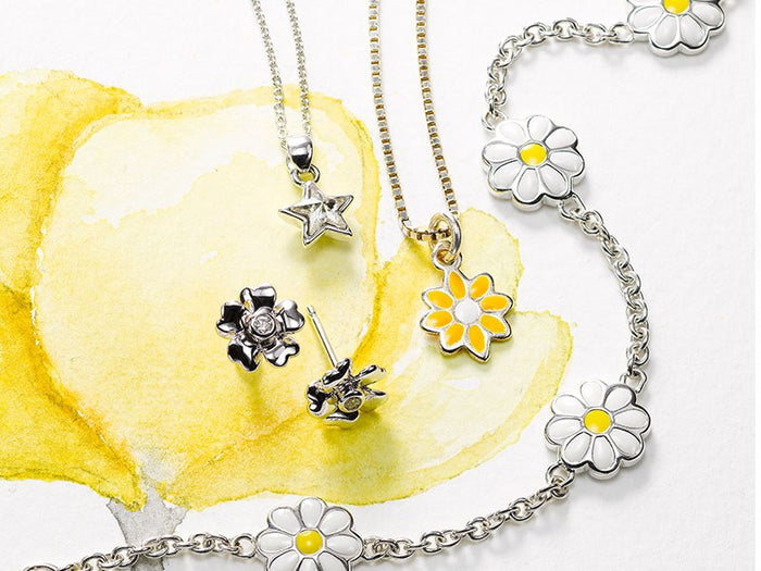 Daisy necklace and bracelet with star and flower pendants